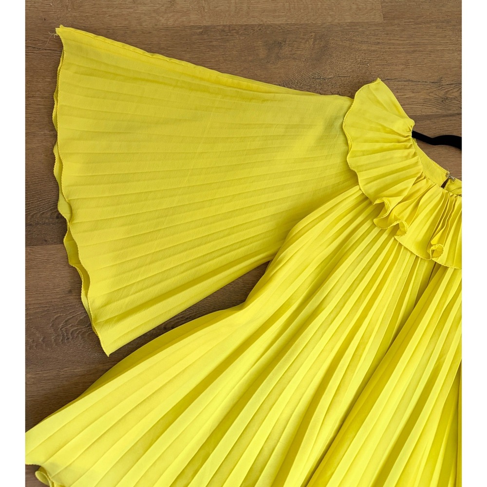 Vintage 1960s Canary Yellow Accordion Pleated Mini Dress Angel Sleeve Mod Twiggy - Picture 3 of 6